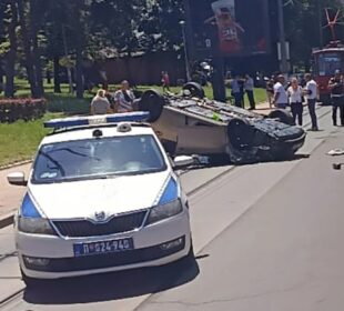Prevrnut automobil u Požeškoj kod Doma zdravlja