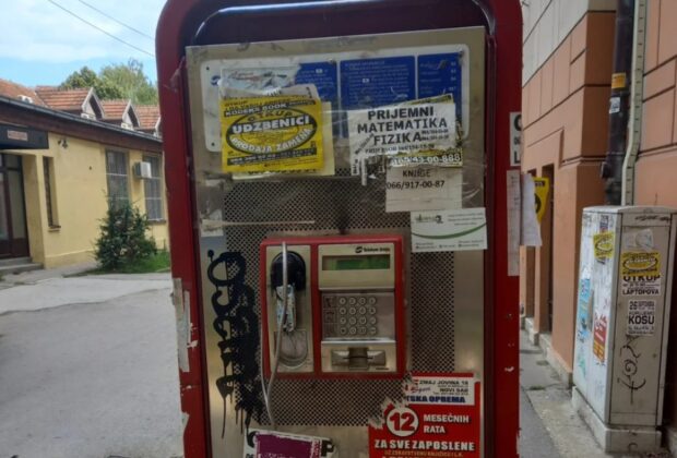 Fiksni telefoni, telefonske govornici i telefonski imenici su prošlost