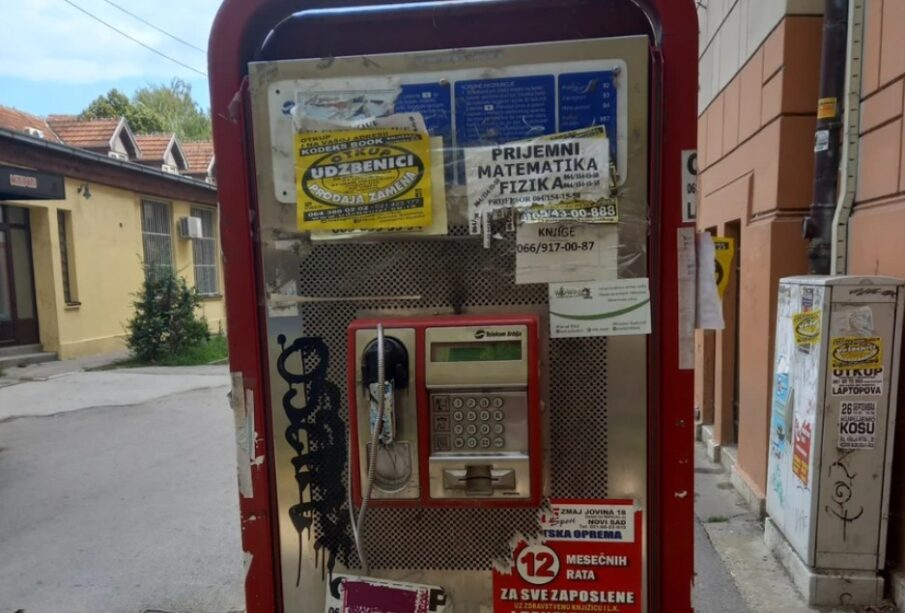 Fiksni telefoni, telefonske govornici i telefonski imenici su prošlost